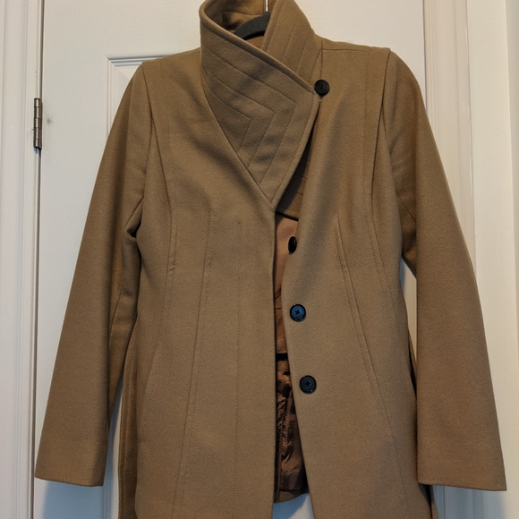 Aritzia Babaton coocon coat - Picture 1 of 3